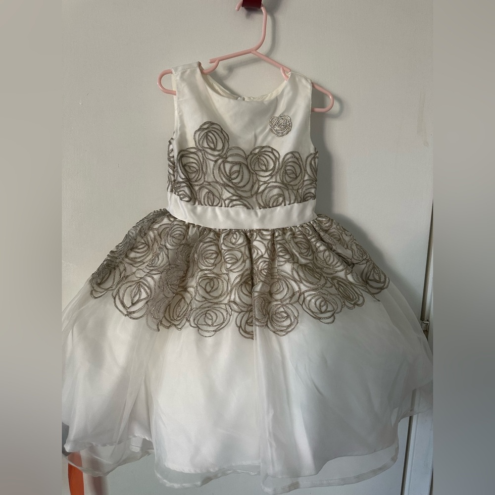 Disney Princess Belle Dress,size:4T,girls,kids,embroidered roses,white/gold tone